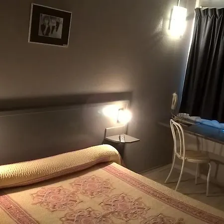 酒店 里弗酒店 2*