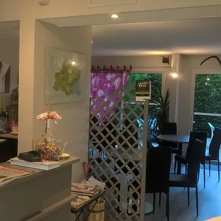 里弗酒店 2* 马勒维尔